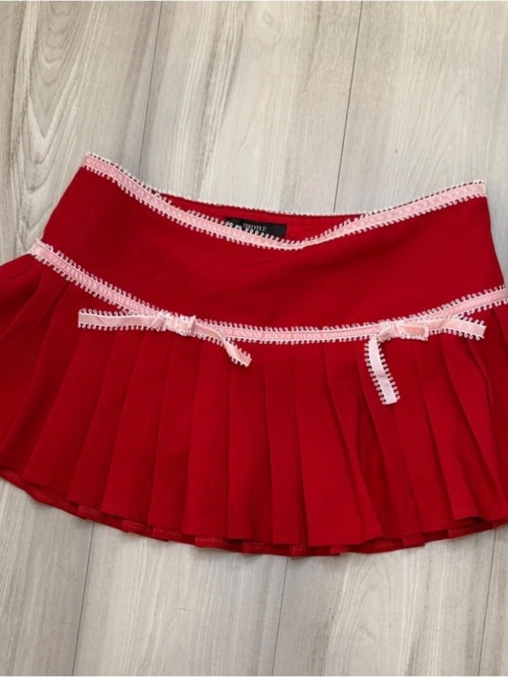 Red Pleated Set - Picture 8 of 9